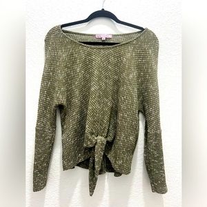 Women’s sweater ; Size M; shoulder cut out